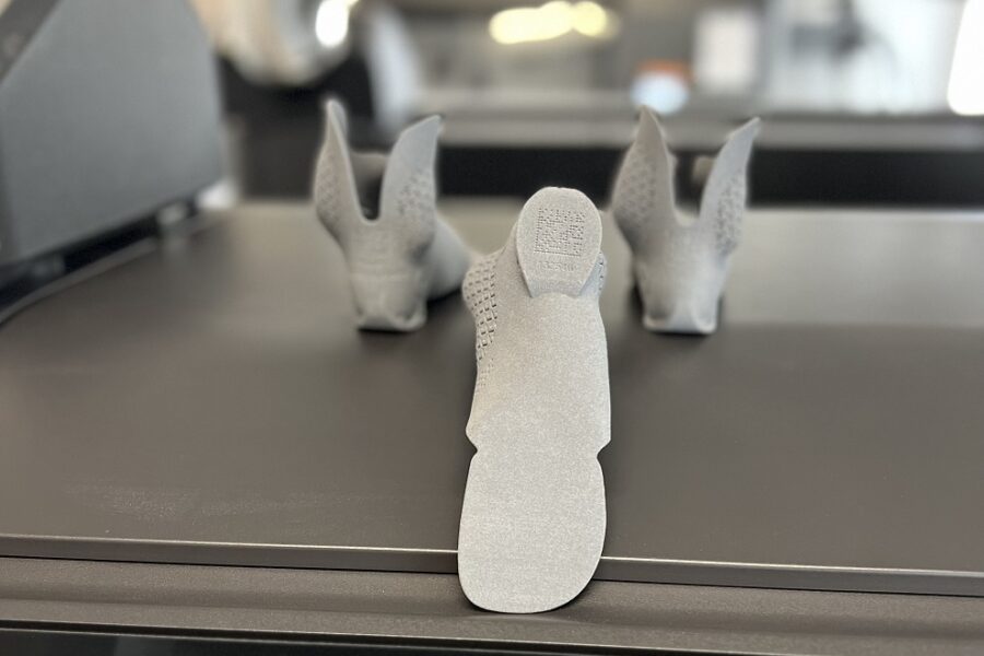 Fußorthese mit QR Code