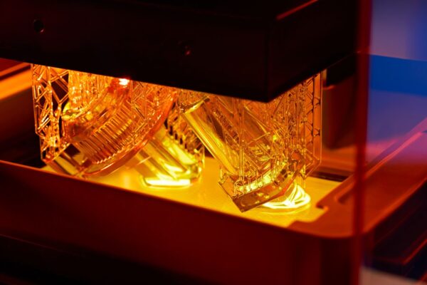 Formlabs Form 4 Resin Tank – Präzision und Effizienz Formlabs Form 4 Resin Tank mit flexibler Filmtechnologie