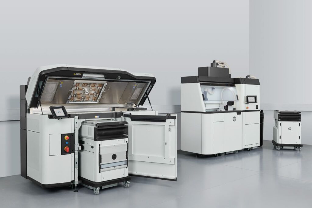 HP Jet Fusion System HP Jet Fusion System – Integriertes 3D-Drucksystem für effiziente industrielle Fertigung und nachhaltige Produktion.